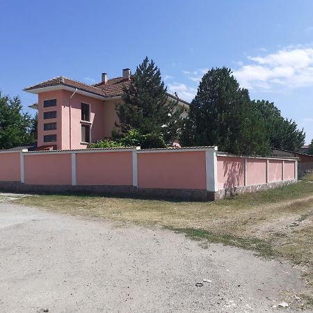 Guest House Edelvais Dwie Mogiły Zewnętrze zdjęcie